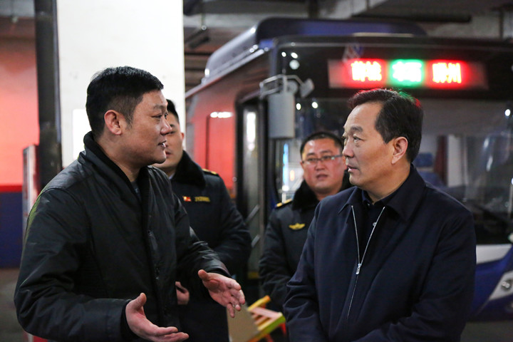 梁市长_副本.jpg