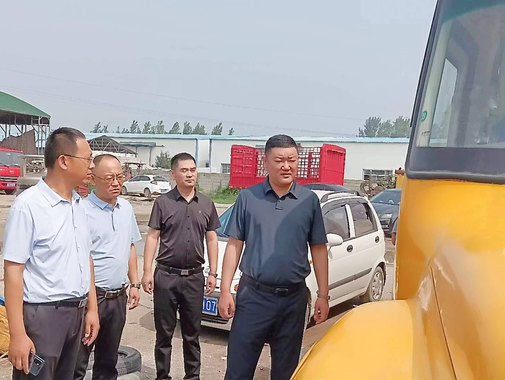鏍¤溅 (2)-1.jpg